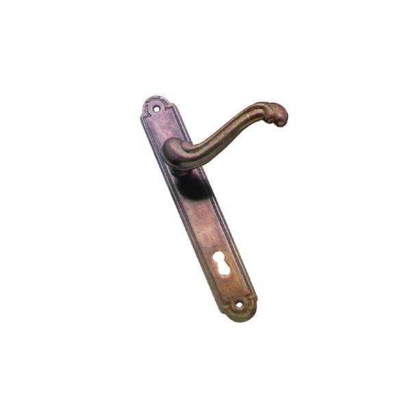MANIGLIA BAROCCO CON PLACCA foro Patent - dist. 90