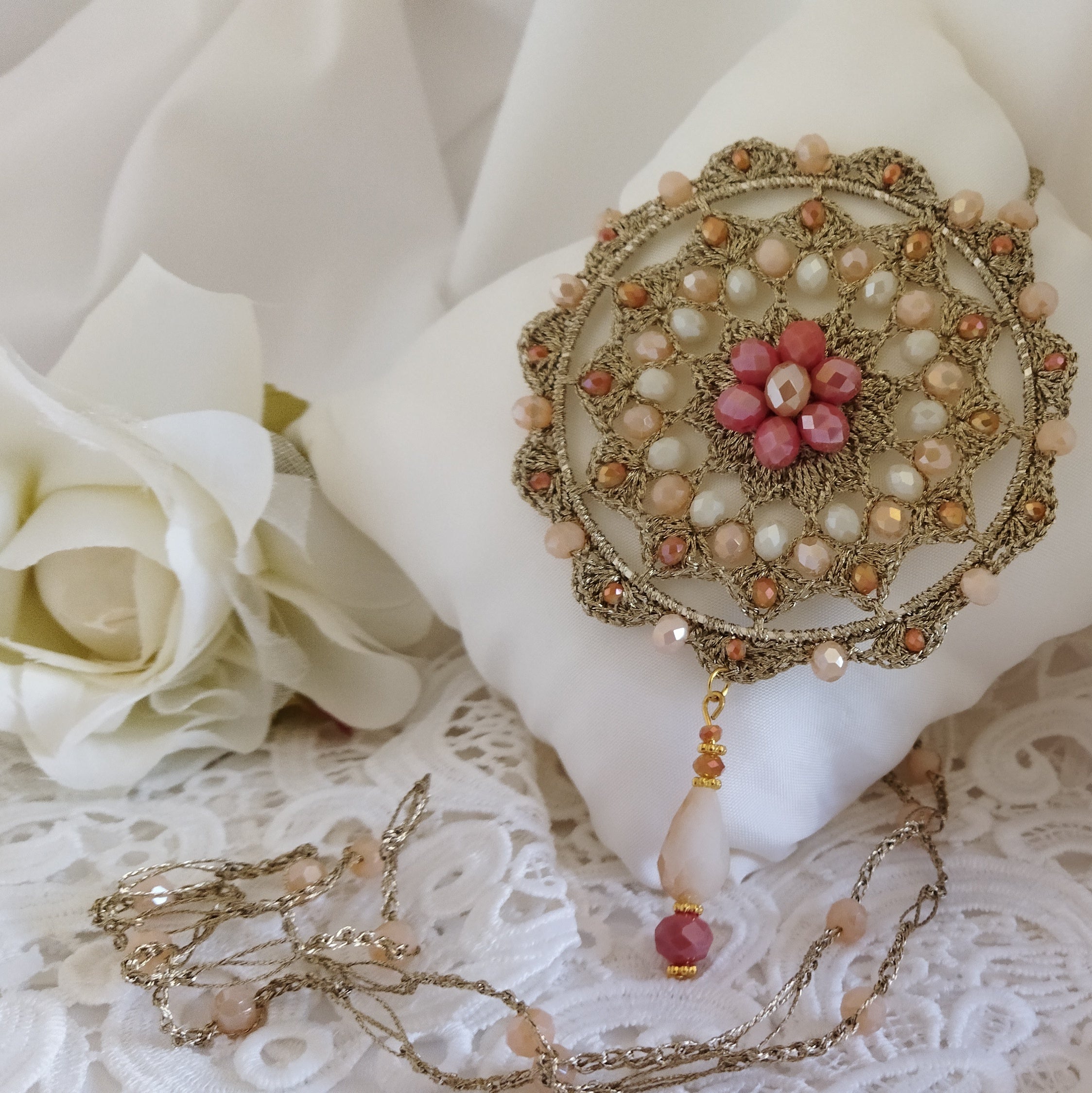 Collana Mandala in Tono Cipria "Rosa d’Oriente"