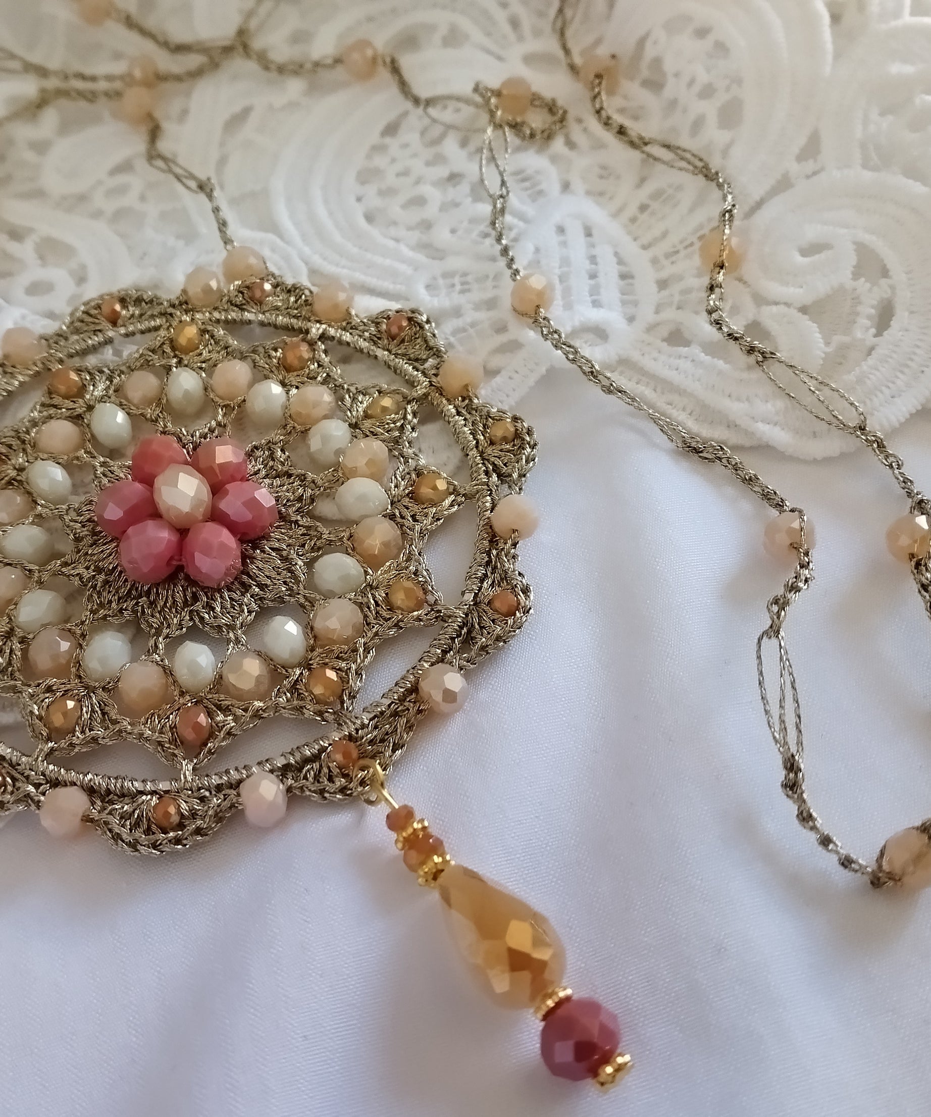 Collana Mandala in Tono Cipria "Rosa d’Oriente"