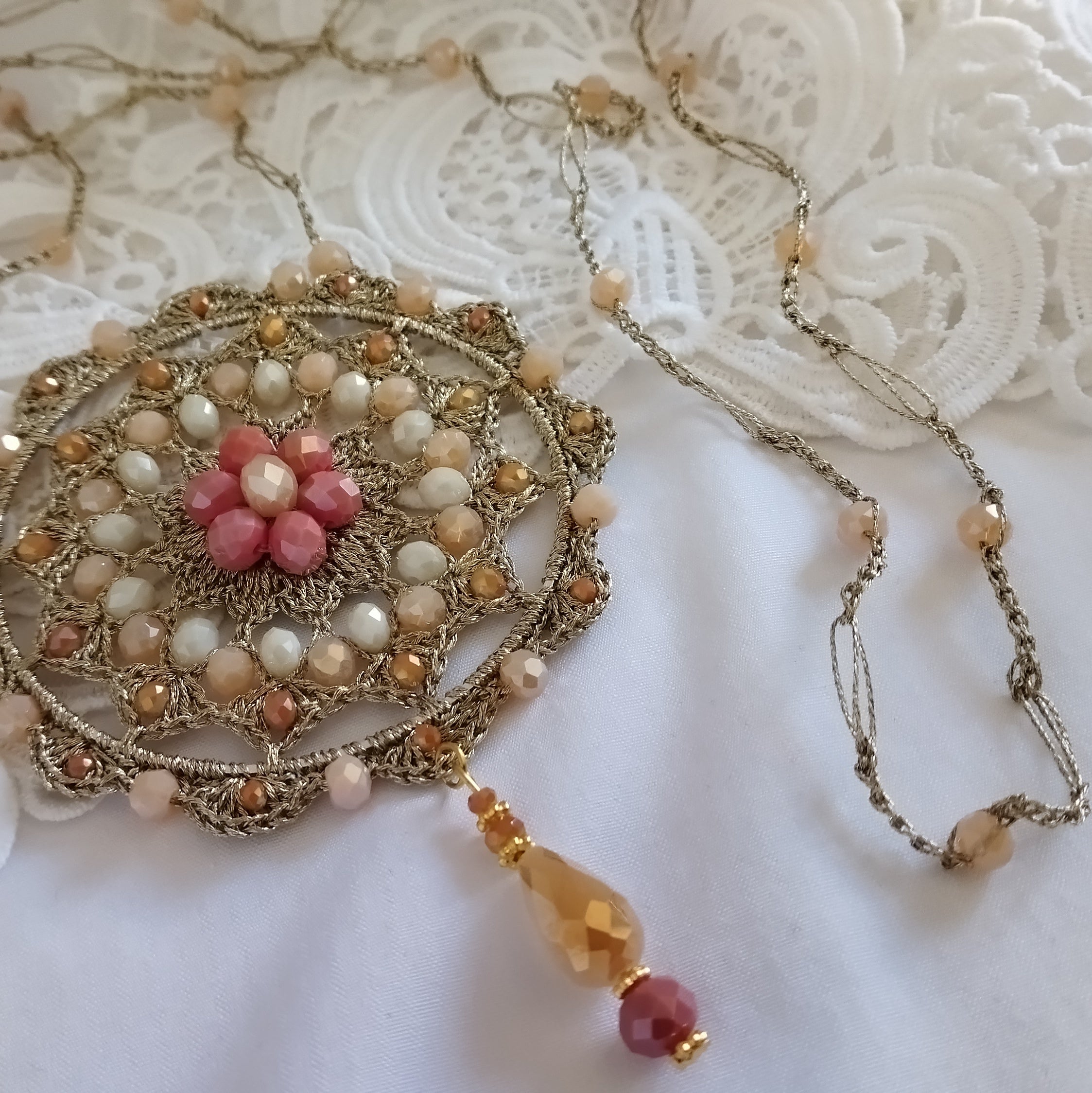 Collana Mandala in Tono Cipria "Rosa d’Oriente"