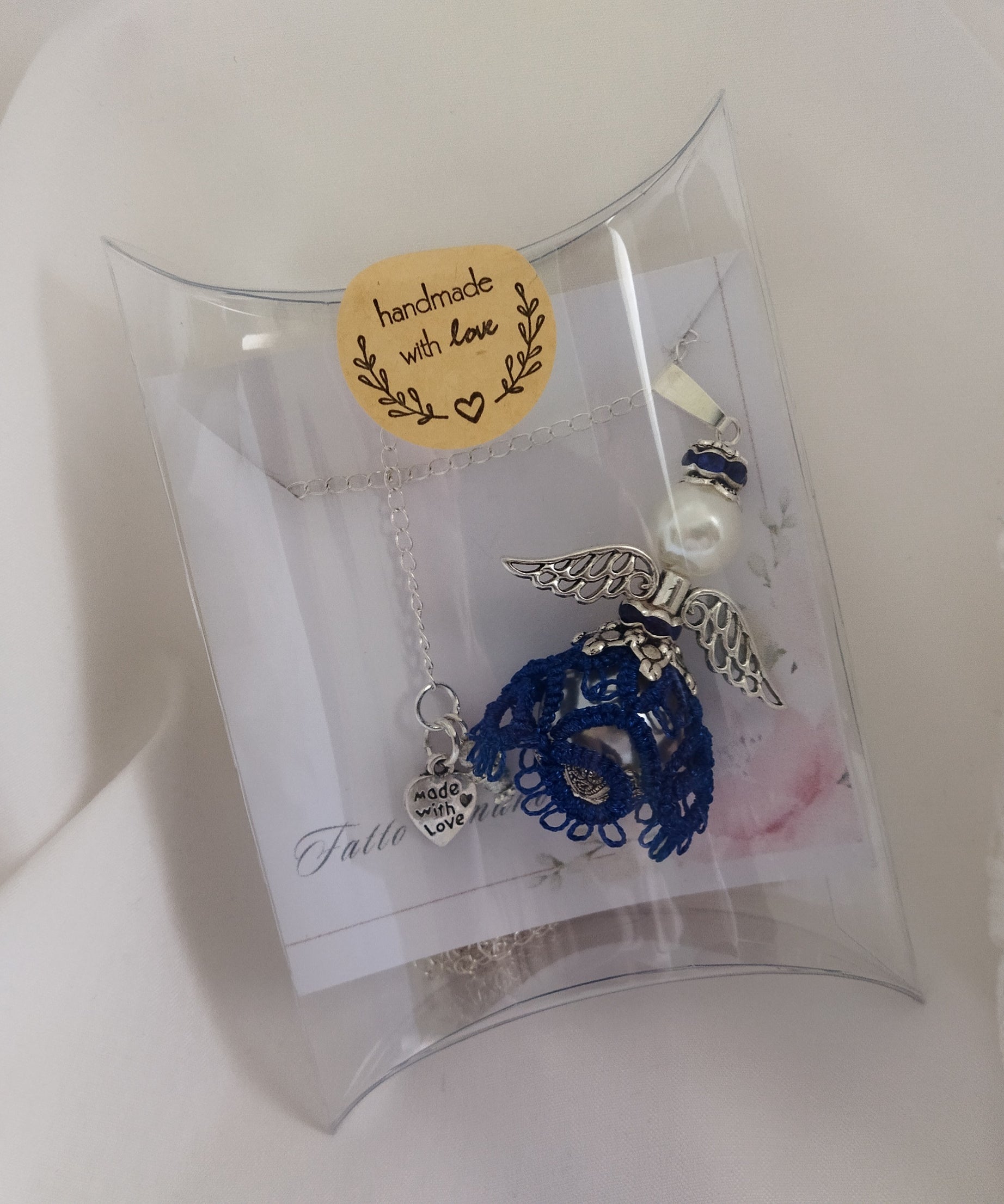 Ciondolo Angelo “Luce del Cuore” –  Pizzo blu - Fatto a Mano