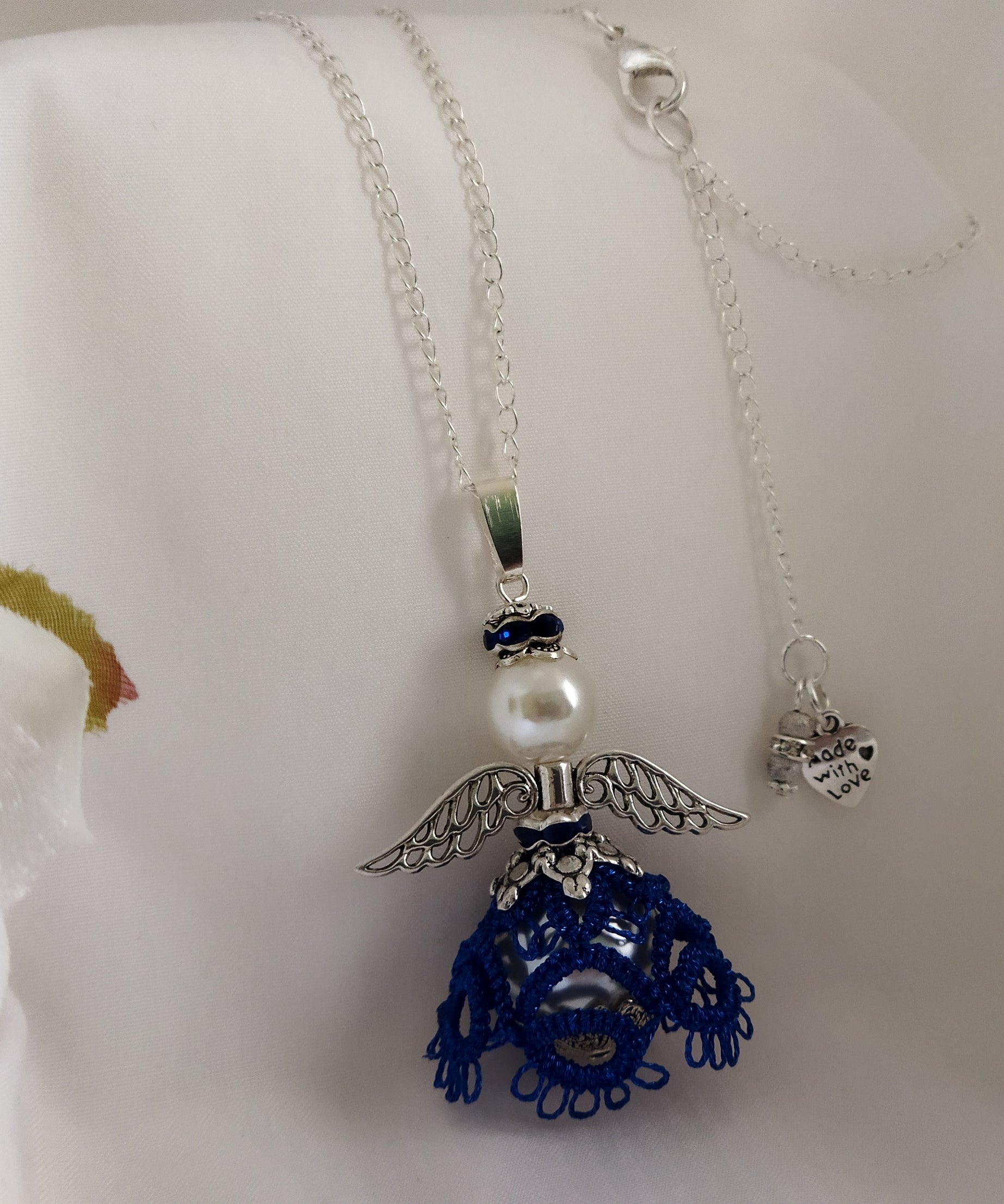 Ciondolo Angelo “Luce del Cuore” –  Pizzo blu - Fatto a Mano